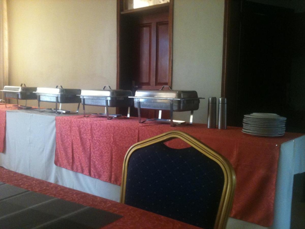 Westcliff Hotel Lira Екстер'єр фото