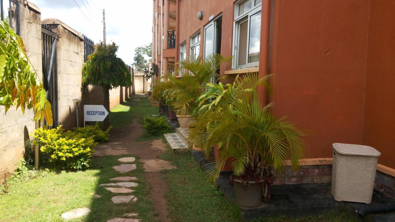 Westcliff Hotel Lira Екстер'єр фото