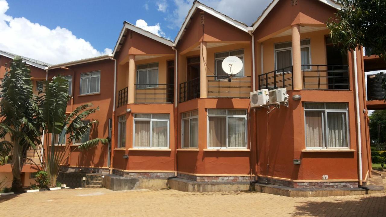 Westcliff Hotel Lira Екстер'єр фото