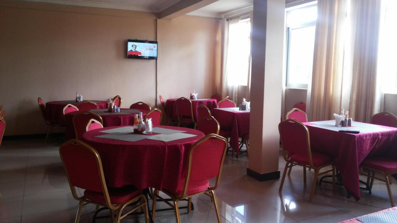 Westcliff Hotel Lira Екстер'єр фото