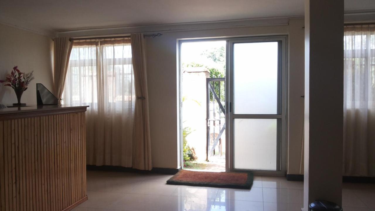 Westcliff Hotel Lira Екстер'єр фото