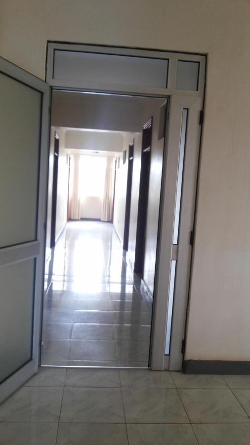 Westcliff Hotel Lira Екстер'єр фото